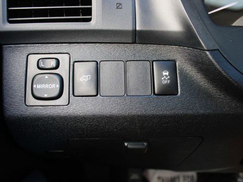 Used 2013 Toyota Venza XLE image 33