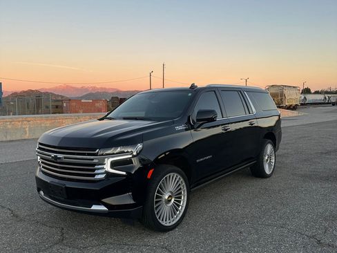 Used 2021 Chevrolet Suburban High Country w/ Premium Package image 15