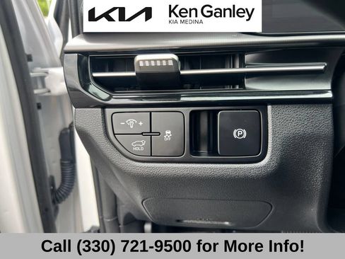 Certified 2026 Kia Sportage EX w/ EX Panorama Roof Package FWD image 27