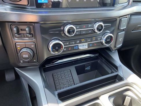 New 2026 Ford F250 Lariat w/ Black Appearance Package image 15