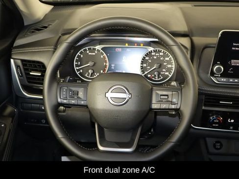 Used 2026 Nissan Rogue SV FWD image 7
