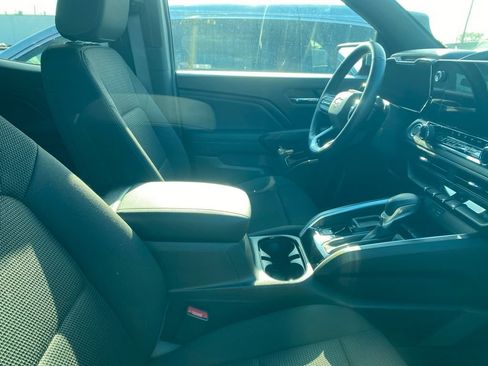 Used 2024 Chevrolet Colorado LT w/ LT Convenience Package II RWD image 5