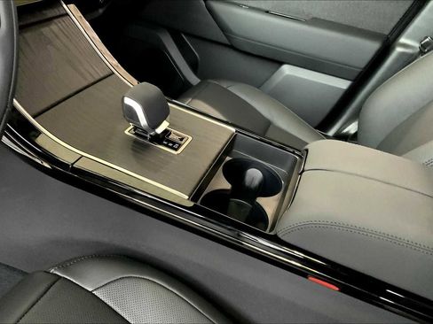 New 2026 Land Rover Range Rover Velar Dynamic SE image 10
