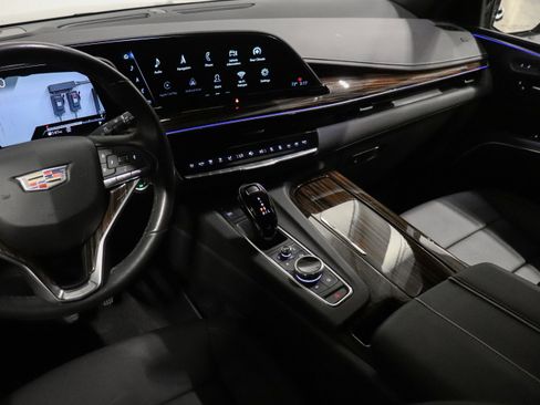 Certified 2022 Cadillac Escalade ESV Luxury AWD/4WD image 24