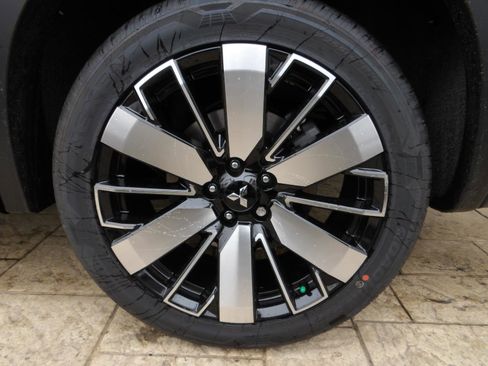 New 2026 Mitsubishi Outlander SE image 10