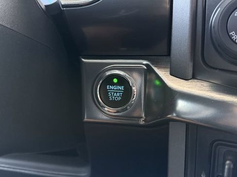 Used 2022 Ford F150 Lariat w/ Equipment Group 502A High AWD/4WD image 25