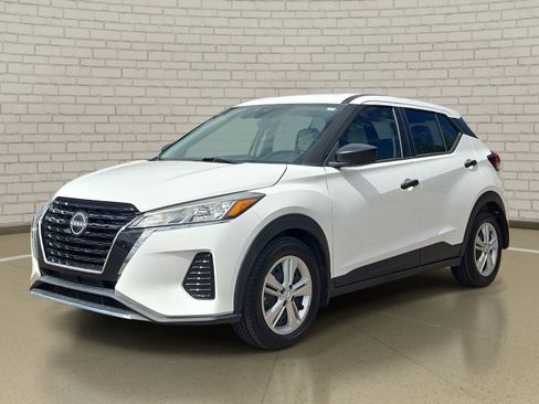Used 2023 Nissan Kicks S FWD image 1