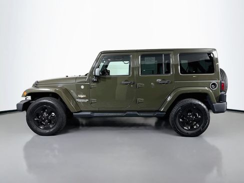 Used 2015 Jeep Wrangler Unlimited Sahara w/ Connectivity Group AWD/4WD image 4