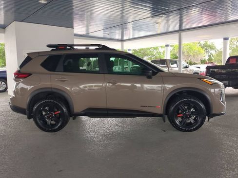 Certified 2025 Nissan Rogue SV AWD/4WD image 3