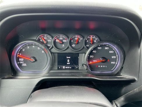 Used 2020 Chevrolet Silverado 1500 Custom w/ Custom Value Package image 12