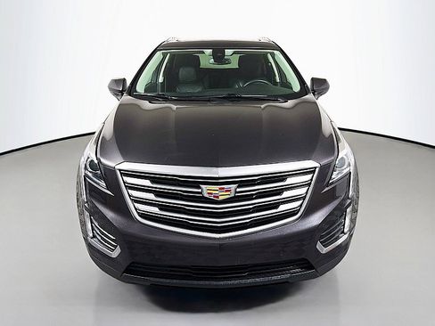 Used 2017 Cadillac XT5 Luxury image 2
