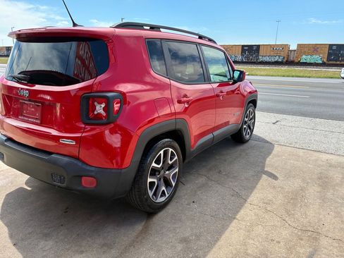 Used 2015 Jeep Renegade Latitude FWD image 13