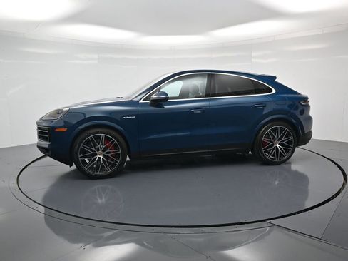 New 2026 Porsche Cayenne S image 2