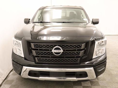 Used 2024 Nissan Titan SV w/ SV Convenience Package image 4
