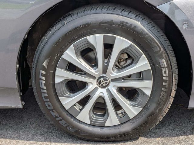 Used 2020 Toyota Prius LE AWD/4WD image 12