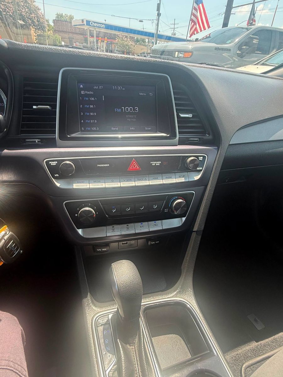 Used 2019 Hyundai Sonata SE FWD image 14