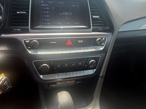 Used 2019 Hyundai Sonata SE FWD image 14