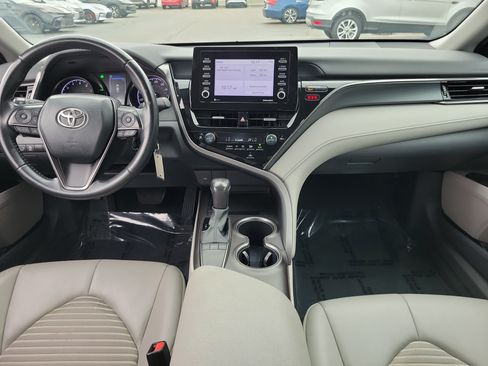 Used 2024 Toyota Camry SE FWD image 9