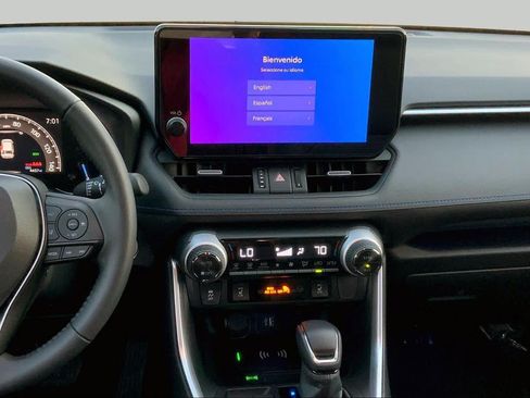 Used 2025 Toyota RAV4 XSE AWD/4WD image 7