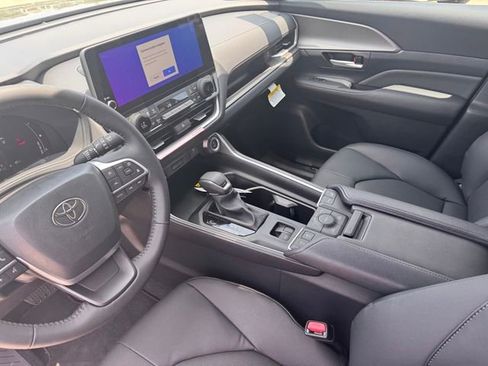 New 2026 Toyota Grand Highlander AWD image 9