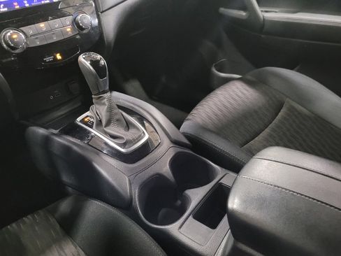 Used 2019 Nissan Rogue S AWD/4WD image 26