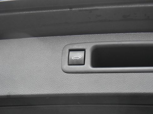 Used 2022 Toyota Highlander XSE image 42