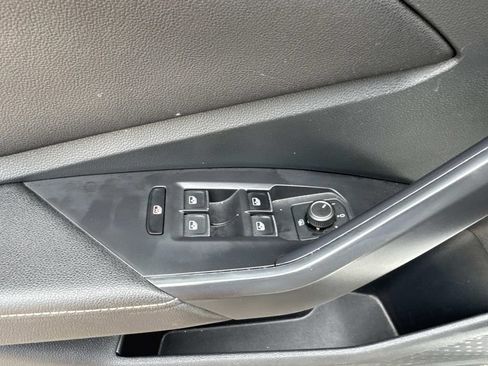 Used 2024 Volkswagen Jetta SE w/ Panoramic Sunroof Package FWD image 23
