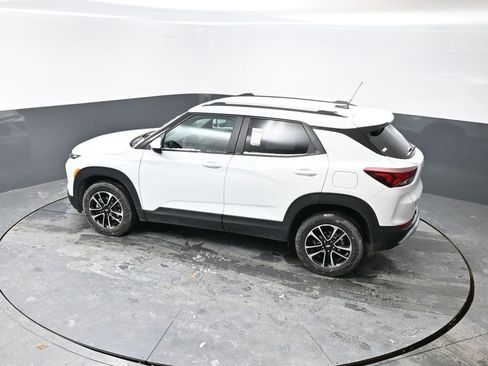 Used 2025 Chevrolet TrailBlazer LT w/ Driver Confidence Package image 41