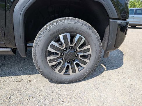 New 2026 GMC Sierra 2500 Denali Ultimate AWD/4WD image 3