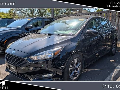 Used 2018 Ford Focus SE FWD image 1