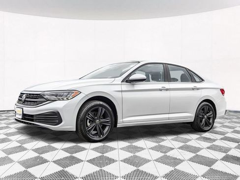 Used 2023 Volkswagen Jetta SE w/ Panoramic Sunroof Package FWD image 6