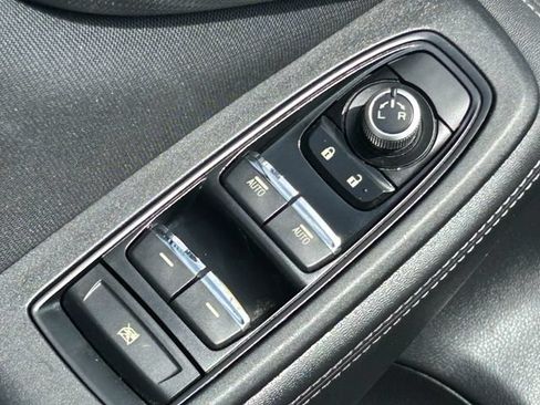 Used 2020 Subaru Forester Premium AWD/4WD image 27