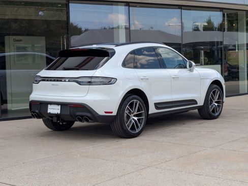Certified 2026 Porsche Macan AWD/4WD image 9