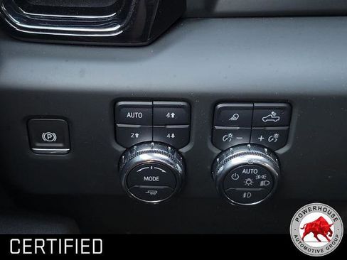 Used 2025 GMC Sierra 1500 AT4 w/ AT4 Premium Package AWD/4WD image 29