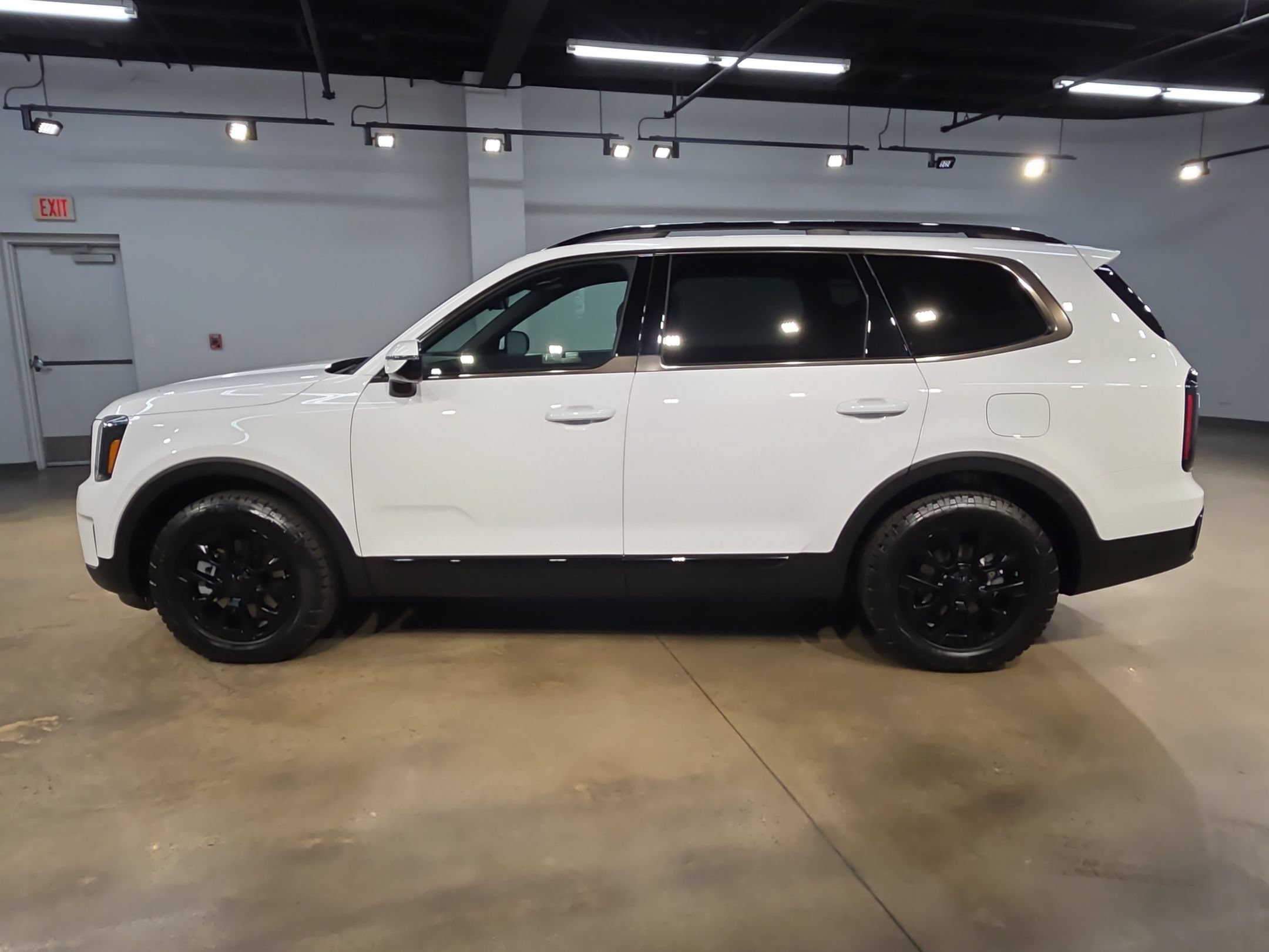 Used 2025 Kia Telluride SX Prestige X-Pro AWD/4WD image 4