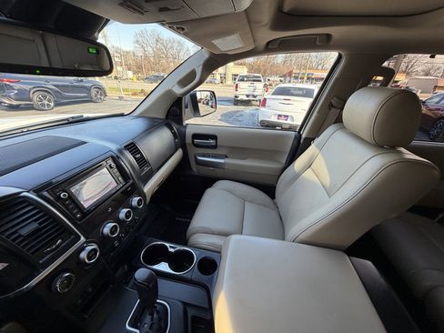 Used 2019 Toyota Sequoia Limited image 27