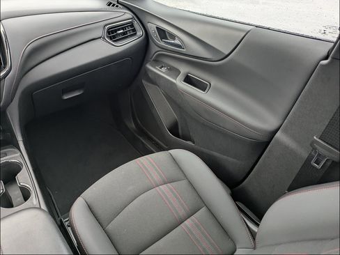 Used 2022 Chevrolet Equinox RS w/ Infotainment Package FWD image 16
