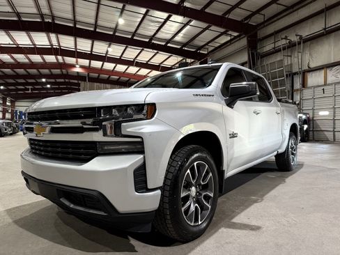 Used 2020 Chevrolet Silverado 1500 LT w/ Texas Edition image 9