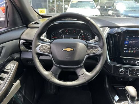 Used 2023 Chevrolet Traverse LT AWD/4WD image 11