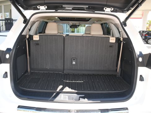 Used 2020 Toyota Highlander Platinum image 21