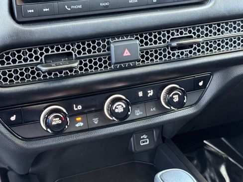 Certified 2025 Honda HR-V Sport image 19