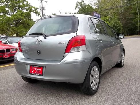 Used 2009 Toyota Yaris S FWD image 3