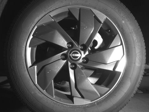 Used 2025 Nissan Rogue SV AWD/4WD image 14