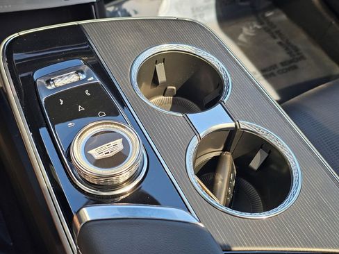 Certified 2024 Cadillac Lyriq Luxury AWD/4WD image 32