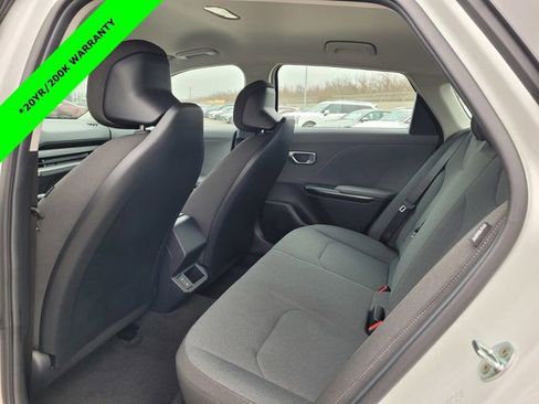 New 2025 Kia K4 LX image 6