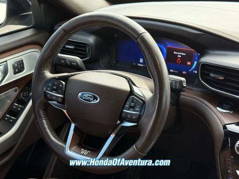 Used 2022 Ford Explorer King Ranch RWD image 18