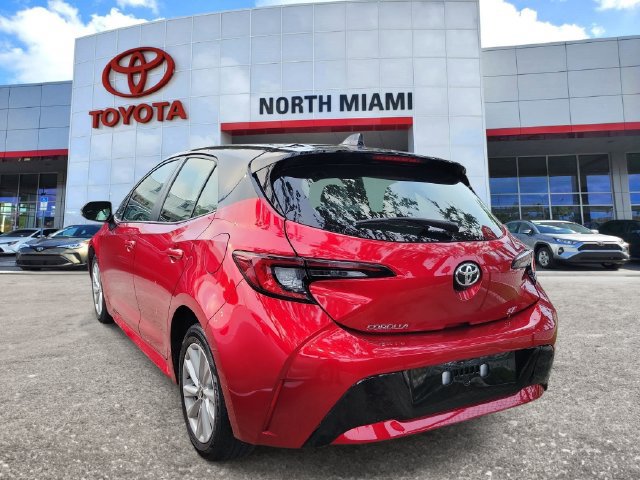Used 2024 Toyota Corolla SE FWD image 3