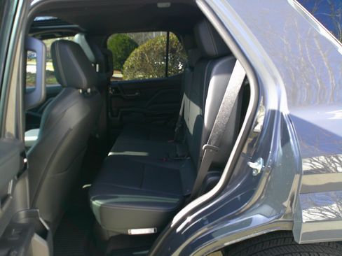 Used 2025 Toyota 4Runner Limited image 30