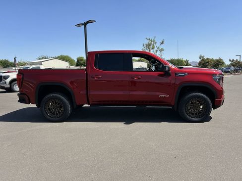 Used 2024 GMC Sierra 1500 AT4 w/ Technology Package image 9