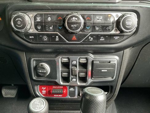 Used 2022 Jeep Gladiator Mojave w/ LED Lighting Group AWD/4WD image 27